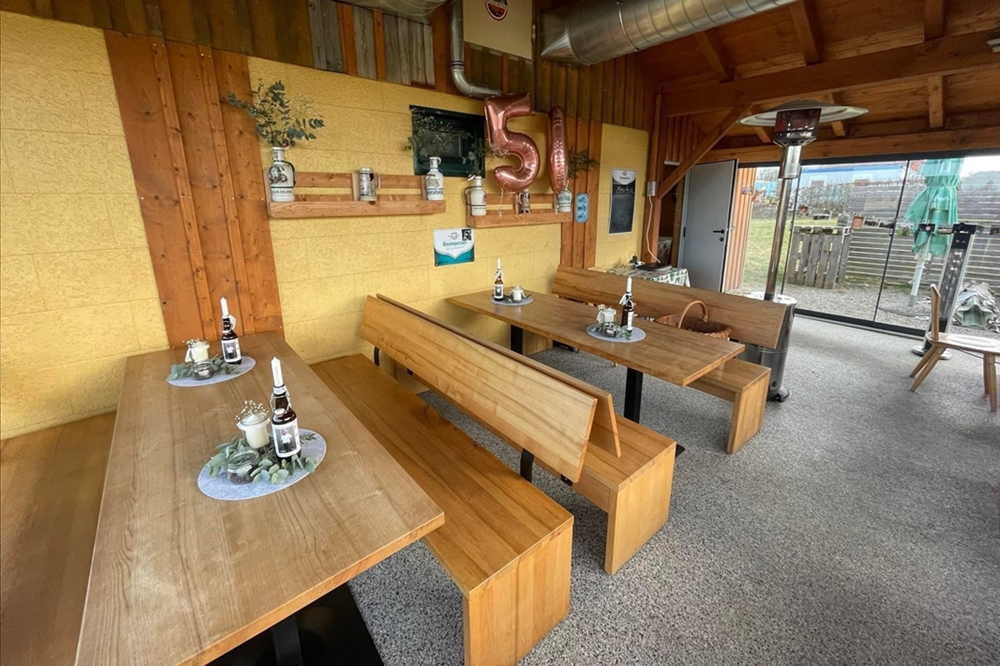 H &amp; H Würstlbar in Riedau